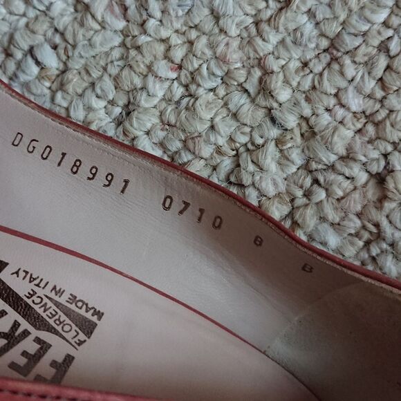 Salvatore Ferragamo rose brown color pumps size 8B - Picture 8 of 12